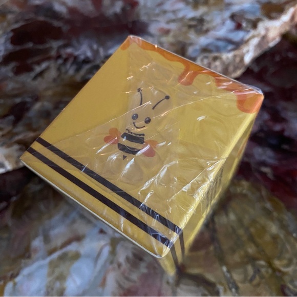 Original 🍯 Honey Bee Balm Lip Propolis Balm Pot - Picture 4 of 11